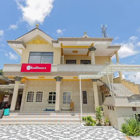 Reddoorz Plus @ Villa Bontes Batu-3